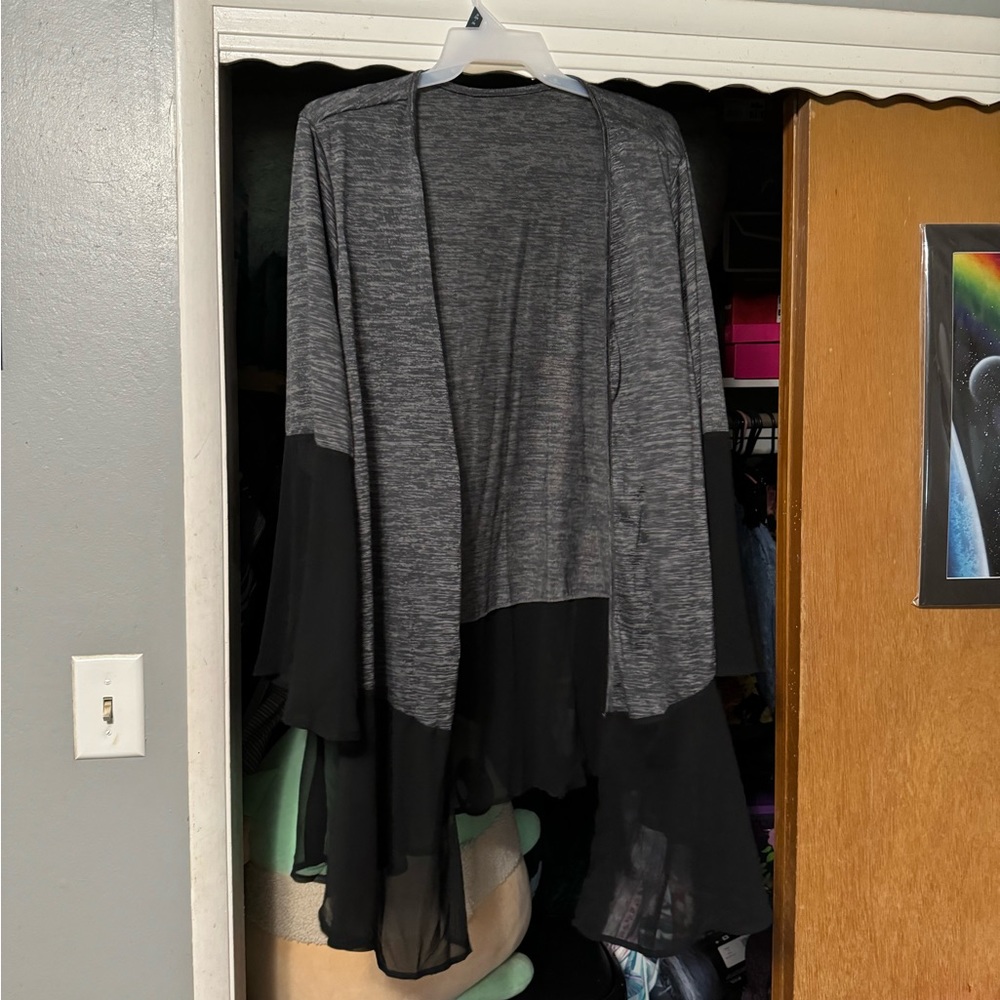 5X black and gray jacket